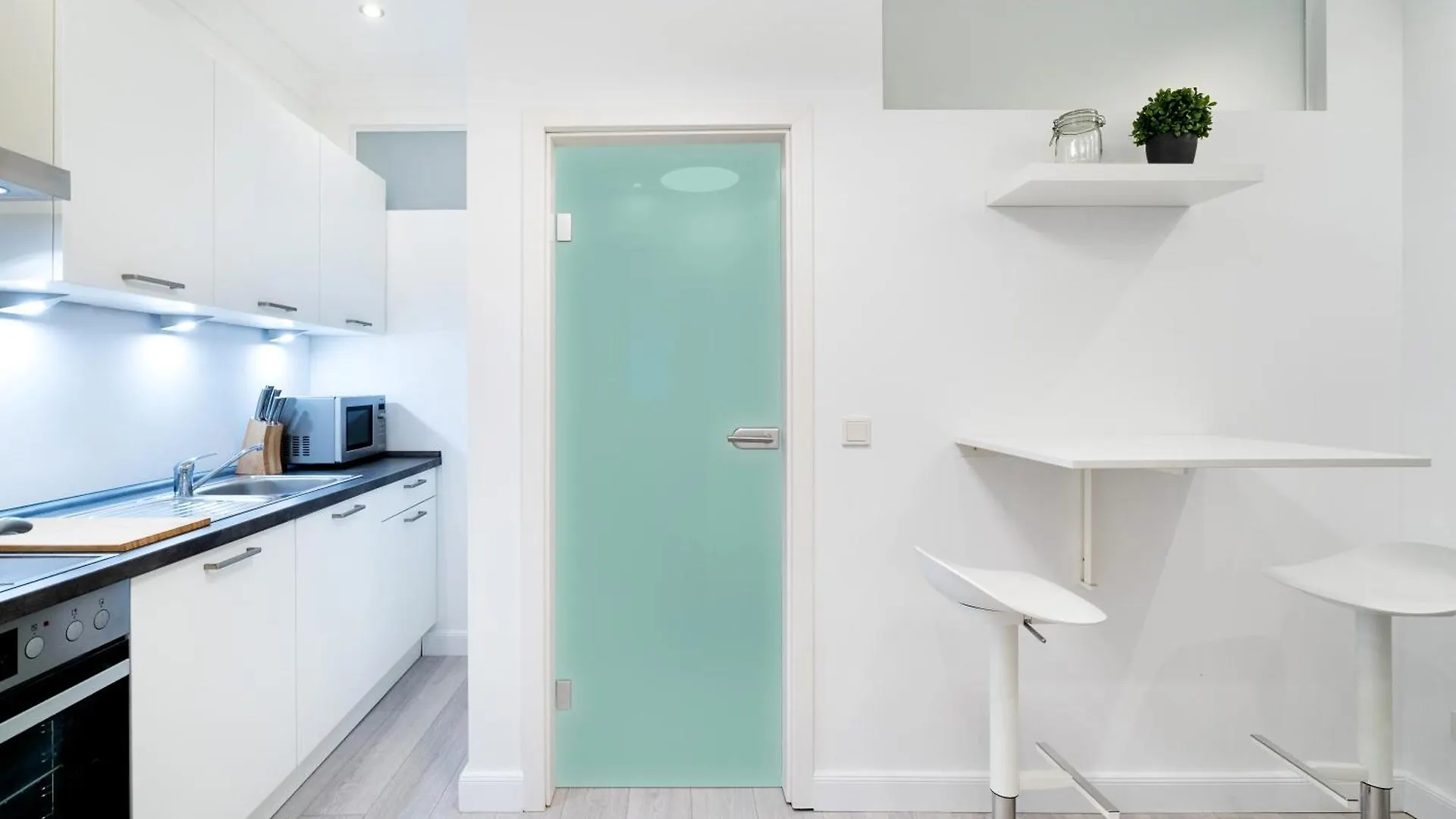 The Lachmann Vh, 2Br One Living Room Up To 7 People Berlin